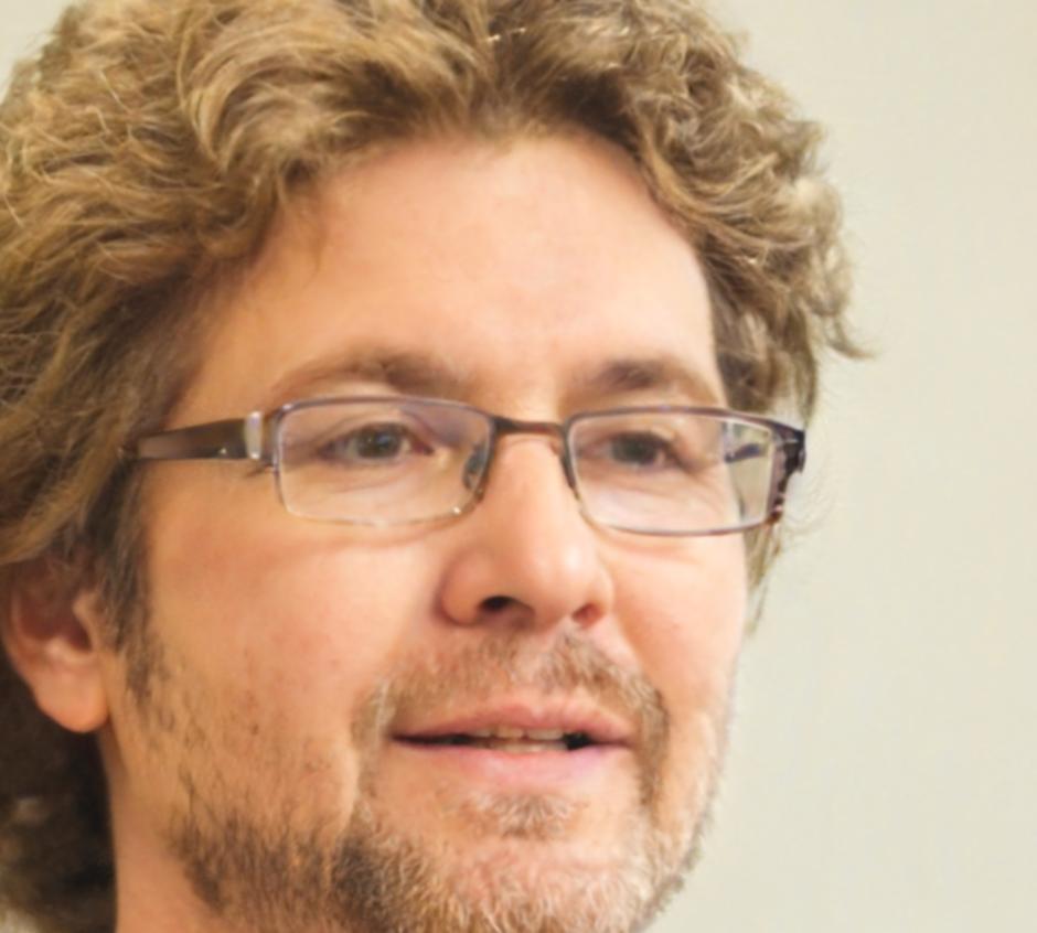 Retrato de Ferran Albiol instructor de finanzas corporativas