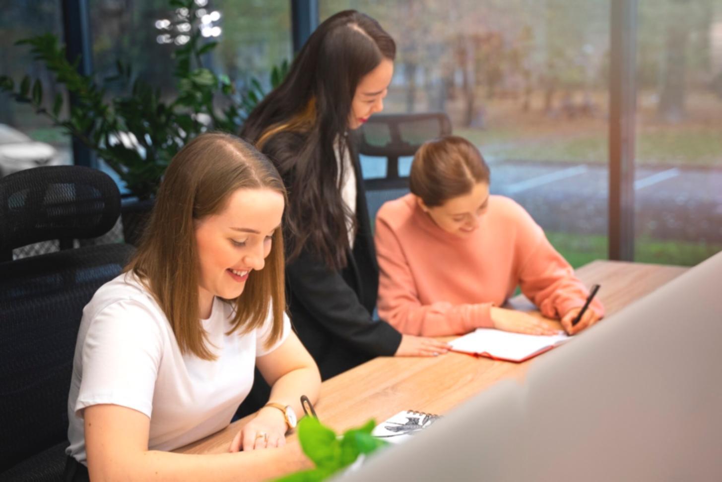 Documentación financiera y hojas de cálculo para gestión de capital